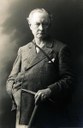 Edward Whymper mit Eispickel 1910 IMG