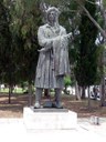 Byron-Denkmal in Mesolongi, Farbphotographie, 2007, Photograph: Fingalo; Bildquelle: Wikimedia Commons, http://commons.wikimedia.org/wiki/File:07Byron01.jpg, Creative Commons Attribution-Share Alike 2.0 Germany license