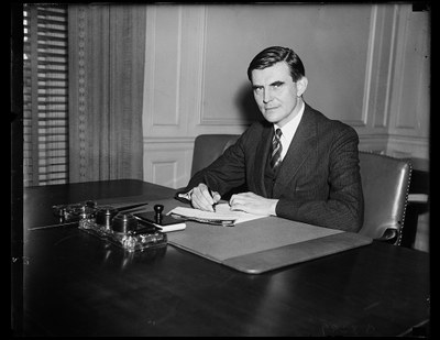 Harris & Ewing (photographer), Chairman of Social Security Board, John J. Winant, former Governor of New Hampshire, and Chairman of the Social Security Board, photographed today. 9/13/35. Black-and-white photograph; source: Library of Congress Prints and Photographs Division Washington, D.C. 20540 USA, http://hdl.loc.gov/loc.pnp/hec.39396. Public domain. 