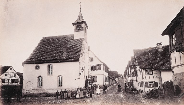 Blick auf Perouse, 1899, schwarz-weiß Photographie, unbekannter Photograph, Bildquelle: Mit freundlicher Genehmigung des Henri-Arnaud-Hauses Ötisheim-Schönenberg. 