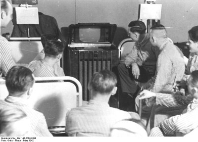 Fernsehen im deutschen Lazarett 1942 IMG CHECKRED